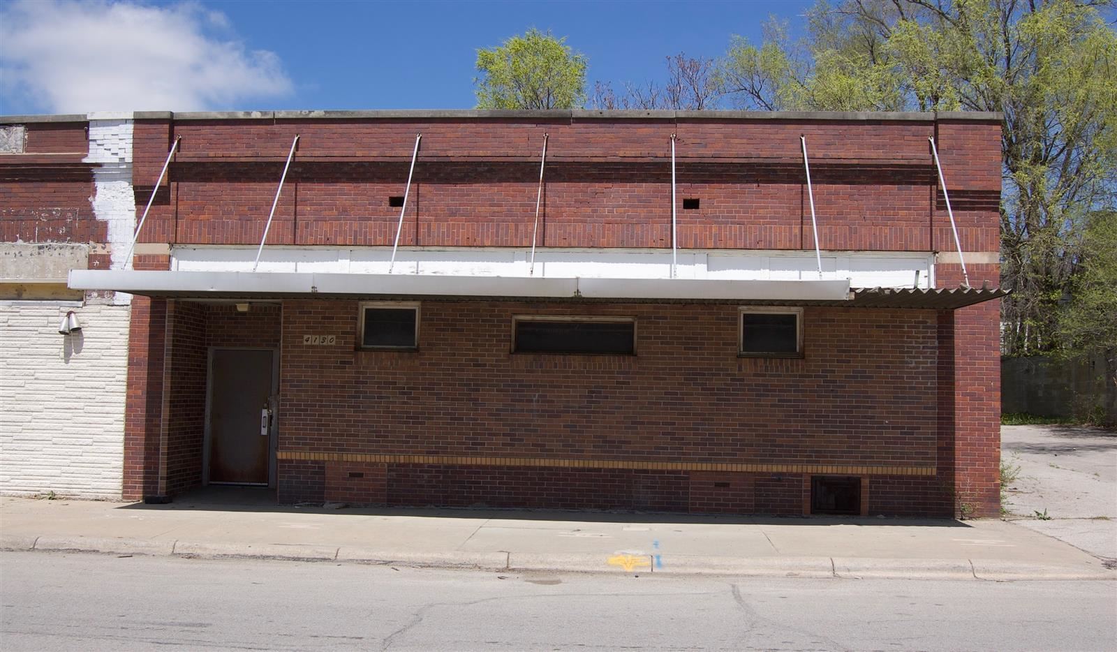 Modern image of exterior of 4130 Grand Ave